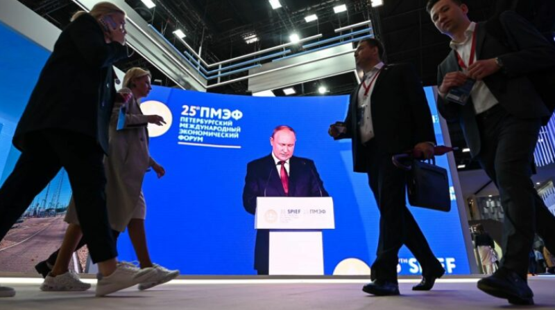 Владимир Путин предложил запустить в России программу модернизации сферы ЖКХ