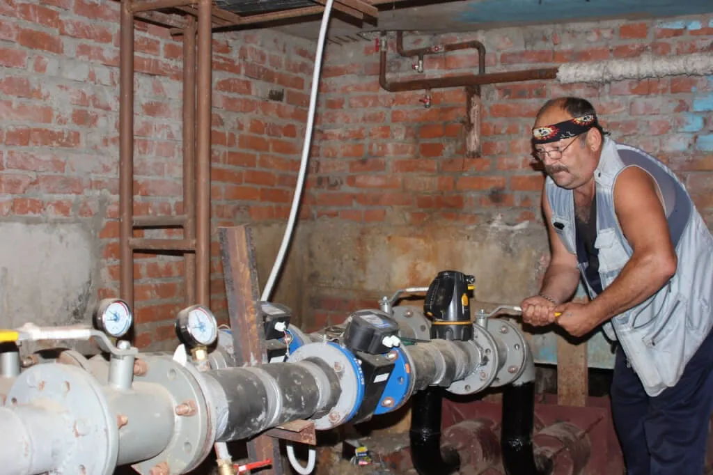 Как производится установка и замена общедомовых счетчиков воды (водомеров)